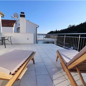 6 Bedroom Beachfront Villa with Heated Pool near Vela Luka on Korcula Island, Sleep 12